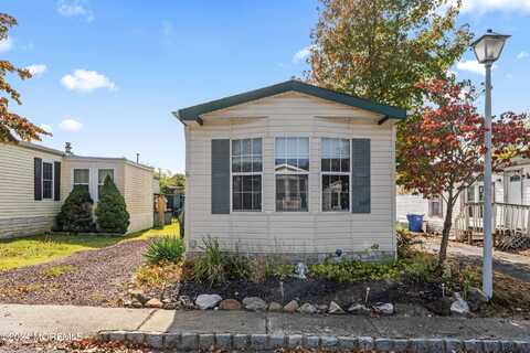 6 Man O War Lane, Howell, NJ 07731