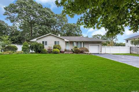 7 Partridge Drive, Commack, NY 11725