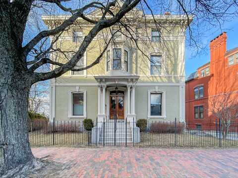 727 Congress Street, Portland, ME 04102