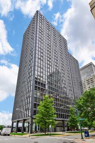 910 N Lake Shore Drive, Chicago, IL 60611