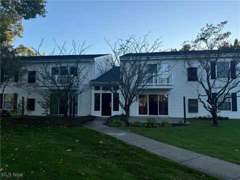 26199 Raintree Boulevard, Olmsted Falls, OH 44138