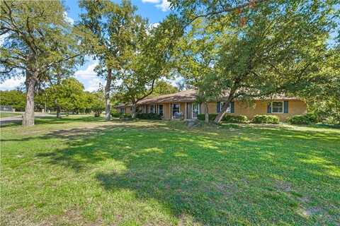 605 S Manson Street, Wolfe City, TX 75496