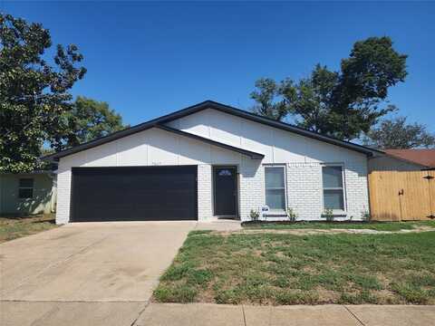 7617 Spicebush Road, Fort Worth, TX 76133