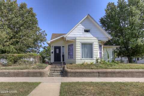 2105 S Moffet Avenue, Joplin, MO 64804