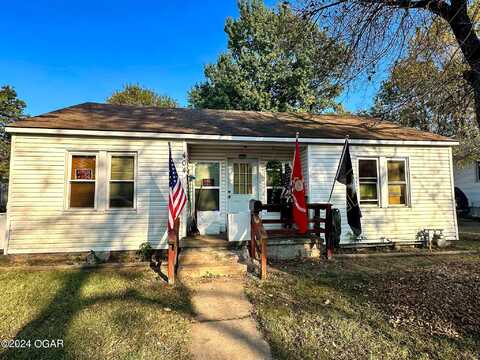 404 S Lynn Avenue, Columbus, KS 66725