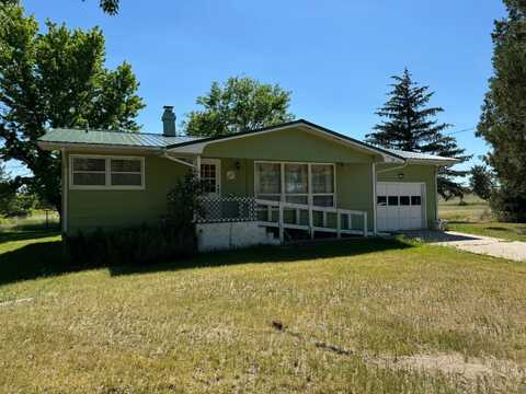 561 W 4th St, Cody, NE 69211