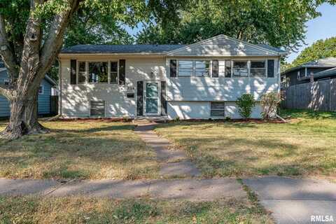 530 6TH Street, Bettendorf, IA 52722