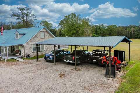 28 Meadow Ln, Picayune, MS 39466