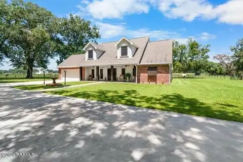 211 D Arceneaux Road, Scott, LA 70583