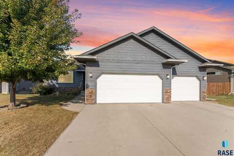 403 Adrianna Ave, Harrisburg, SD 57032