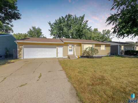 5304 W 25th St, Sioux Falls, SD 57106