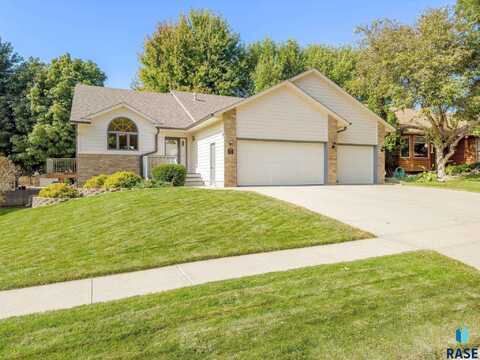 5213 E Fernwood Dr, Sioux Falls, SD 57110