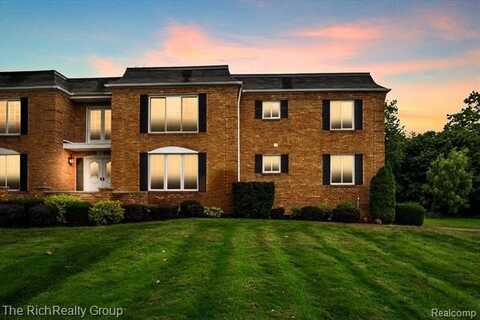 1720 Tiverton Road, Bloomfield Hills, MI 48304