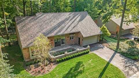 32864 OUTLAND Trail, Bingham Farms, MI 48025