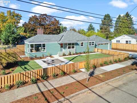 3923 SE 76TH AVE, Portland, OR 97206