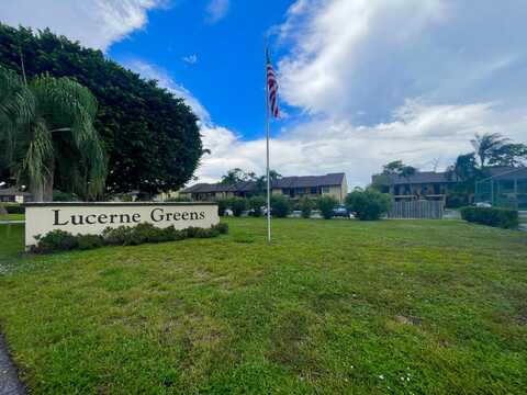 4698 Lucerne Lakes Boulevard, Lake Worth, FL 33467