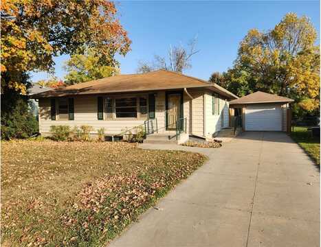 819 11 1/2 Street SW, Rochester, MN 55902