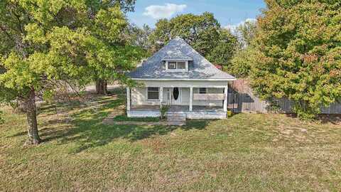 1823 S Fall Creek Rd, Caldwell, KS 67022