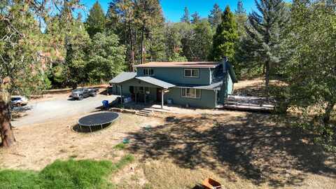 379 Sleepy Hollow Loop, Grants Pass, OR 97527