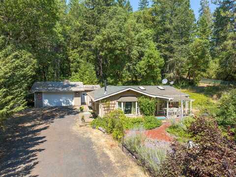 5520 Riverbanks Road, Grants Pass, OR 97527