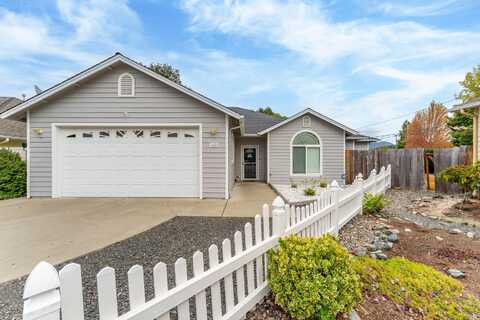 162 SW Jenn Way, Grants Pass, OR 97527