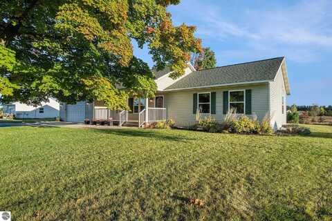 8515 King Arthurs Court, Kingsley, MI 49649