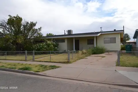 1107 W Buffalo Street, Holbrook, AZ 86025