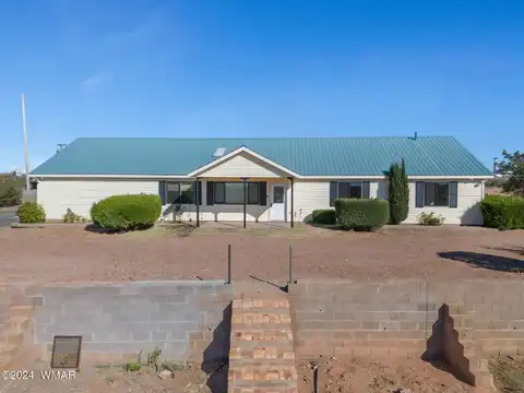 401 W Romero Street, Holbrook, AZ 86025