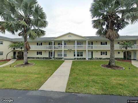 Stratford Place Circle, Fort Myers, FL 33919