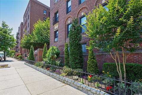 Austin Street #3N, Forest Hills, NY 11375