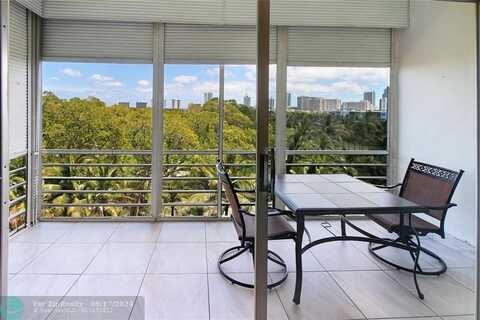 14Th, HALLANDALE BEACH, FL 33009