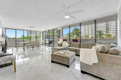 Ocean, HALLANDALE BEACH, FL 33009