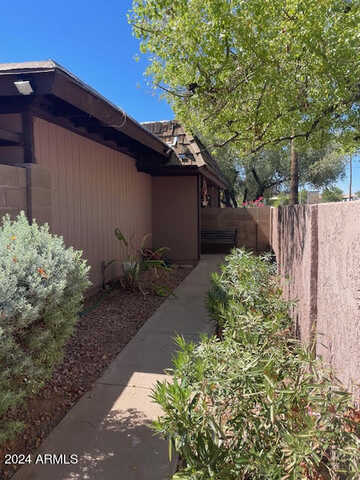 E Kirkland Lane, Tempe, AZ 85281