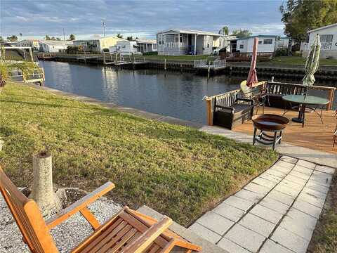 Americana Court Ne, Saint Petersburg, FL 33702