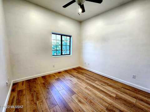 E River Road, Tucson, AZ 85718