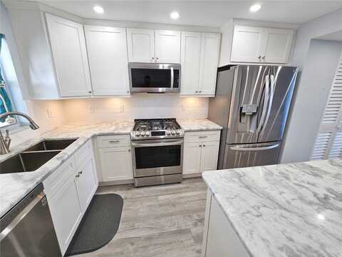 Shore Boulevard S, Gulfport, FL 33707