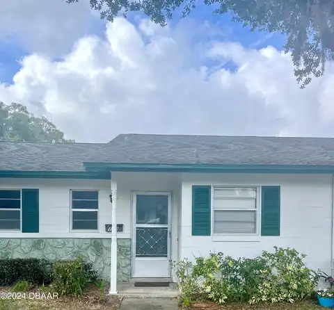 N Hill Avenue, Deland, FL 32724