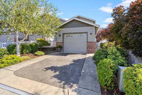 Hollyhock Drive, Medford, OR 97504