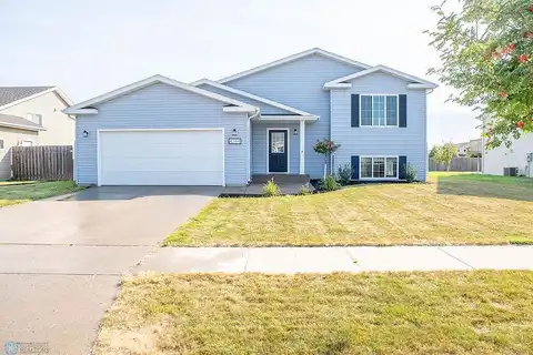 17Th, MOORHEAD, MN 56560