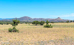 Acres W Deep Water Road 11, Paulden, AZ 86334