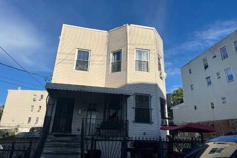 Oak Street, Yonkers, NY 10701