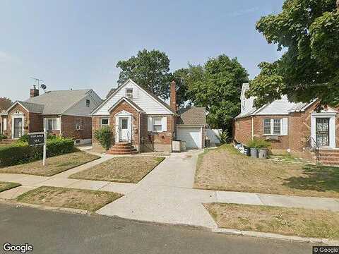 232Nd Street, LAURELTON, NY 11413