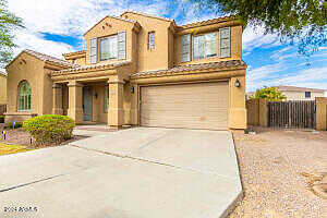 Lark, GILBERT, AZ 85297