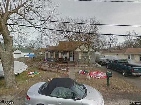 Pinetree Dr, SHIRLEY, NY 11967