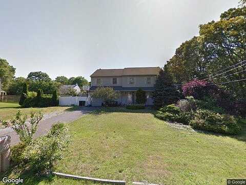 Avenue B, HOLBROOK, NY 11741