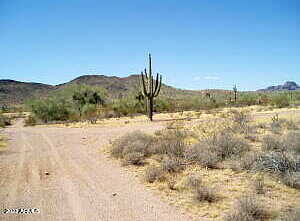 W Cloud Road 13, Unincorporated County, AZ 85361