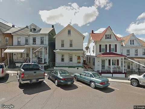 Beech St, Mount Carmel, PA 17851