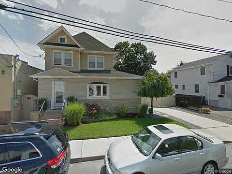 Harriet, LYNBROOK, NY 11563