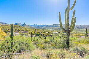 S Shadow Mountain Road 23, Black Canyon City, AZ 85324