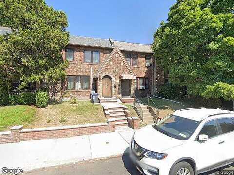 67Th, REGO PARK, NY 11374